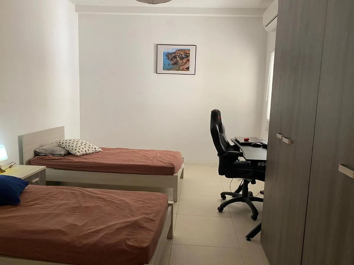 Sliema 2 Bedroom Apartment 0*,  Malta